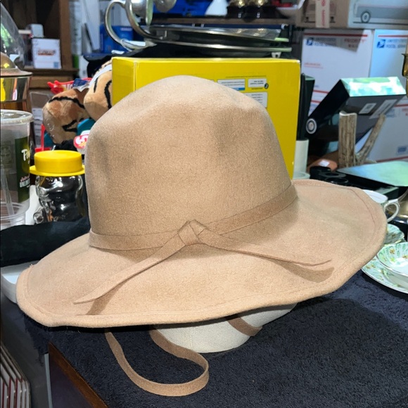 Elegant vintage women's hat by Peachloft,100% wool - Picture 5 of 7